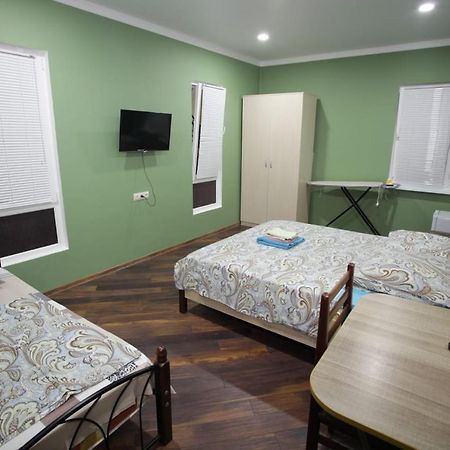 Hotel John'S Suchumi Zewnętrze zdjęcie