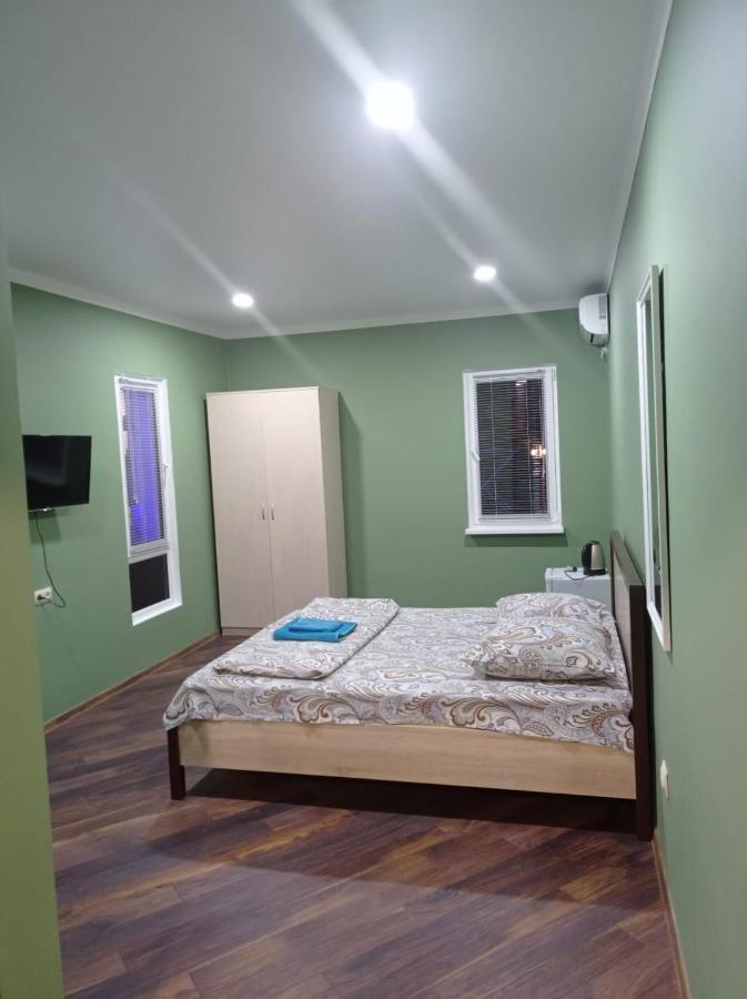 Hotel John'S Suchumi Zewnętrze zdjęcie