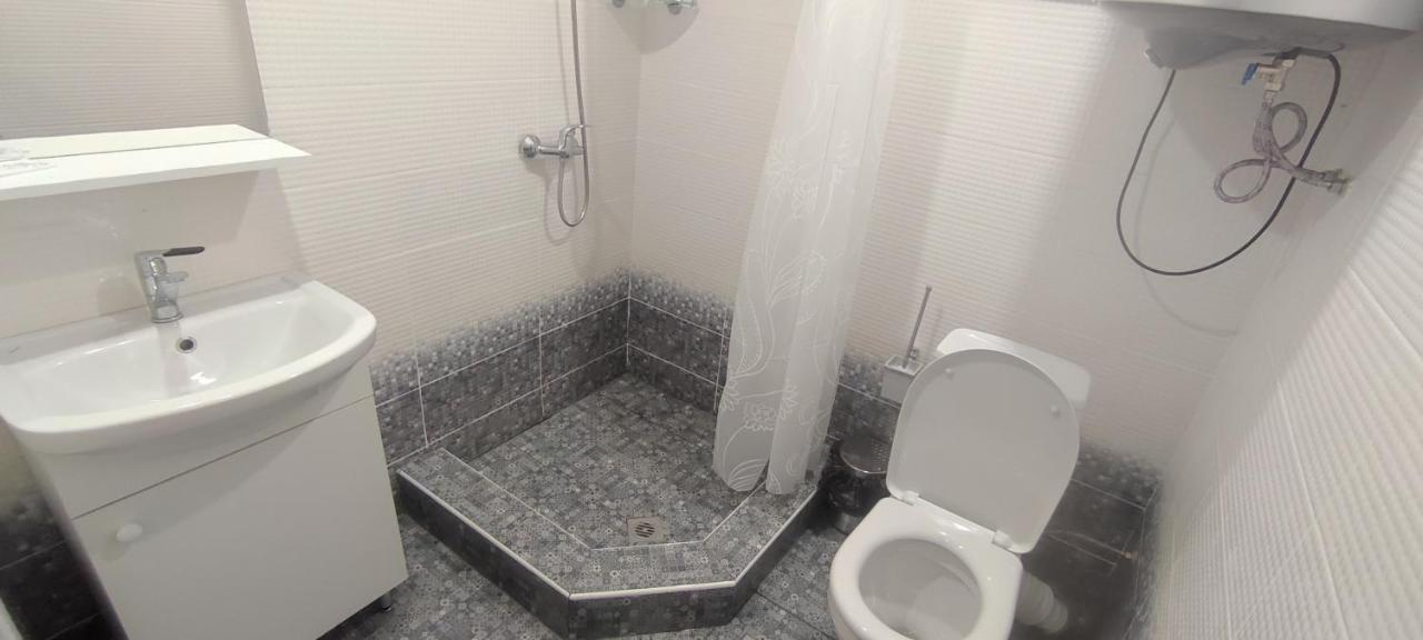 Hotel John'S Suchumi Zewnętrze zdjęcie